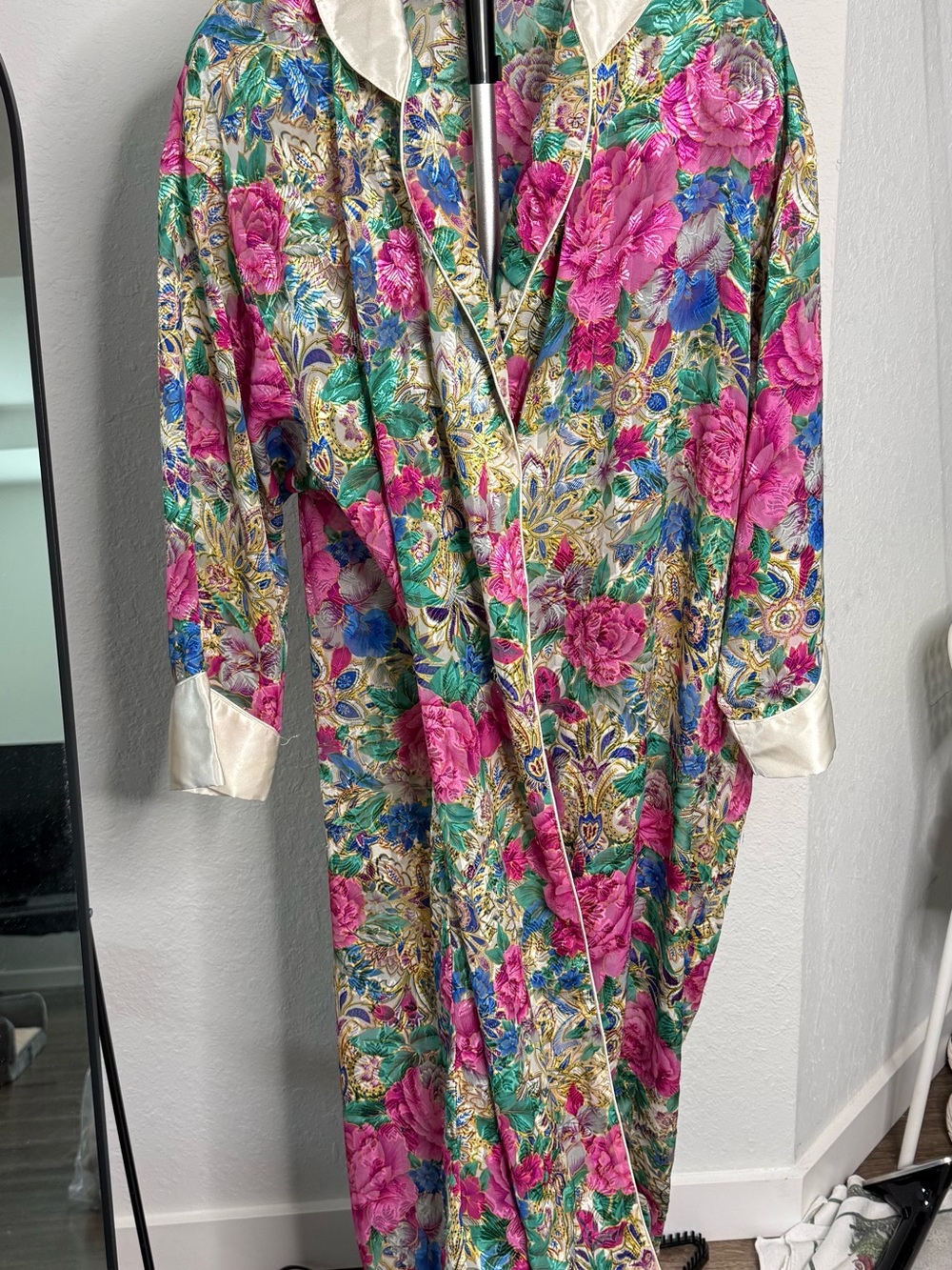 Vintage Victoria’s Secret Floral Satin Robe Maxi - Picture 4 of 4